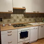 Grosse 100 M Ein Schlafzimmer Gemeinschaftssee Kueche Internet Essbereich Waschmaschine Spuelmaschine Gemeinschaftsbad *