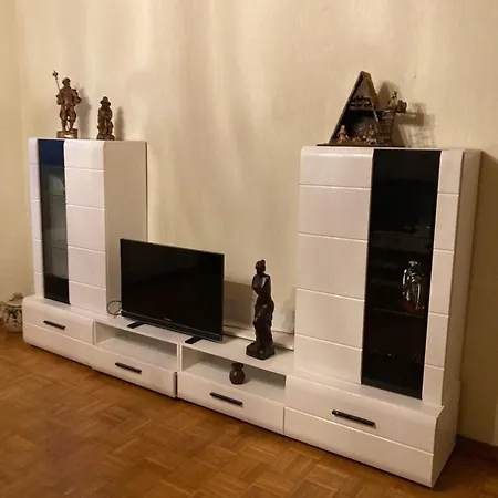 Grosse 100 M Ein Schlafzimmer Gemeinschaftssee Kueche Internet Essbereich Waschmaschine Spuelmaschine Gemeinschaftsbad