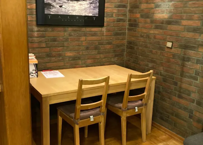 Grosse Unterkunft 100 M Zwei Schlafzimmer Kueche Internet Essbereich Waschmaschine Spuelmaschine Eigenes Badezimmer *